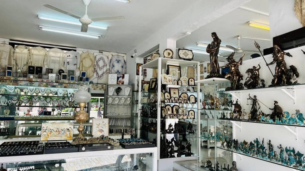 Їсти, молитися, пити. Кіпр – острів сили, обжерливості, молитов і задоволень 152 Їсти, молитися, пити. Кіпр – острів сили, обжерливості, молитов і задоволень