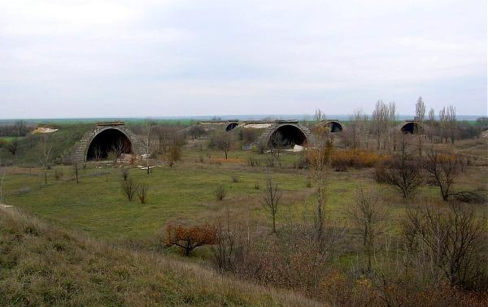 Занедбані радянські об'єкти в Україні: де знаходяться таємничі радари, бункери та аеродроми-привиди Занедбані радянські об'єкти в Україні: де знаходяться таємничі радари, бункери та аеродроми-привиди 4