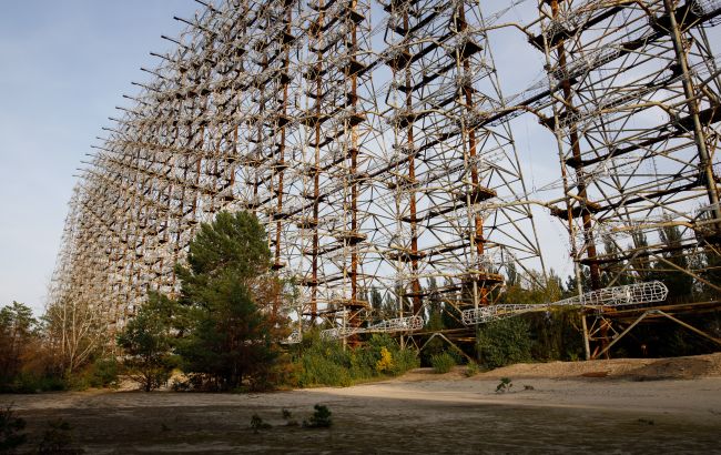 Занедбані радянські об'єкти в Україні: де знаходяться таємничі радари, бункери та аеродроми-привиди Занедбані радянські об'єкти в Україні: де знаходяться таємничі радари, бункери та аеродроми-привиди 1