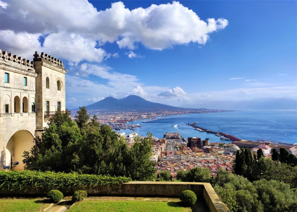 Зрозуміти і полюбити Неаполь: Марадона, клоуни і контрасти 33 Краєвиди з території Сан-Мартіно неймовірні / фото Марина Григоренко