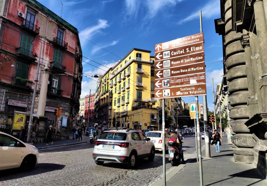 Зрозуміти і полюбити Неаполь: Марадона, клоуни і контрасти 74 Зрозуміти і полюбити Неаполь: Марадона, клоуни і контрасти