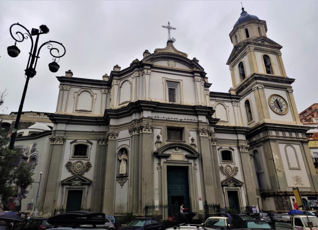 Зрозуміти і полюбити Неаполь: Марадона, клоуни і контрасти 90 Зрозуміти і полюбити Неаполь: Марадона, клоуни і контрасти