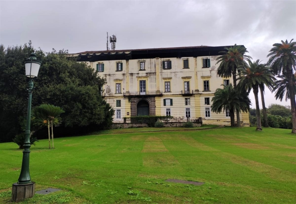 Зрозуміти і полюбити Неаполь: Марадона, клоуни і контрасти 59 Зрозуміти і полюбити Неаполь: Марадона, клоуни і контрасти