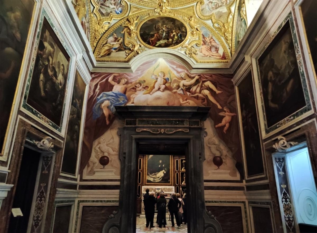 Зрозуміти і полюбити Неаполь: Марадона, клоуни і контрасти 30 Зрозуміти і полюбити Неаполь: Марадона, клоуни і контрасти