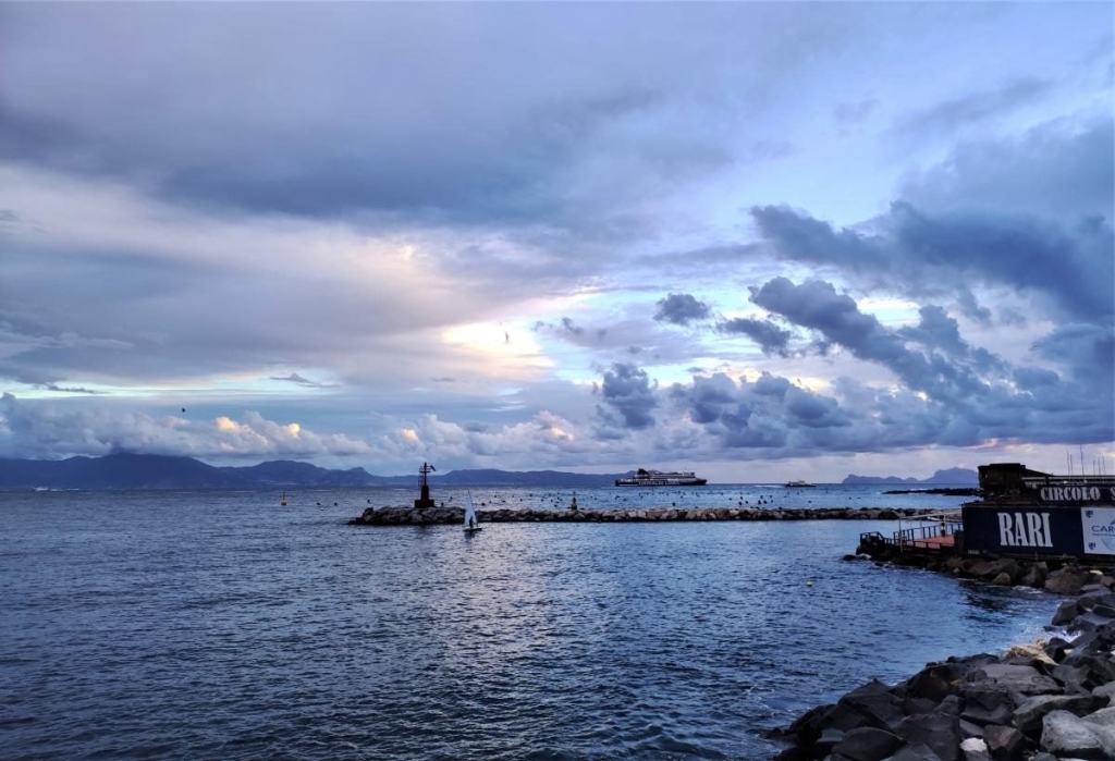 Зрозуміти і полюбити Неаполь: Марадона, клоуни і контрасти 40 Зрозуміти і полюбити Неаполь: Марадона, клоуни і контрасти