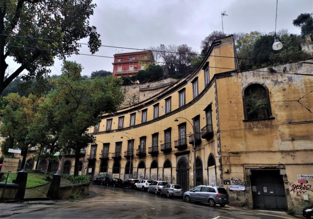 Зрозуміти і полюбити Неаполь: Марадона, клоуни і контрасти 91 Зрозуміти і полюбити Неаполь: Марадона, клоуни і контрасти