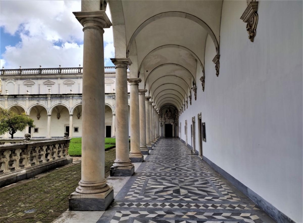 Зрозуміти і полюбити Неаполь: Марадона, клоуни і контрасти 27 Зрозуміти і полюбити Неаполь: Марадона, клоуни і контрасти