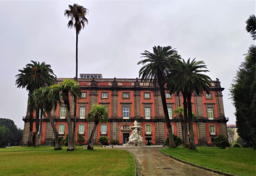 Зрозуміти і полюбити Неаполь: Марадона, клоуни і контрасти 54 Зрозуміти і полюбити Неаполь: Марадона, клоуни і контрасти