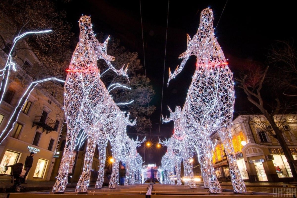 Зустріти Рік тигра: що пропонують туристам Львів, Одеса та Закарпаття 4 Одеса традиційно вражає ілюмінацією / фото ТА
