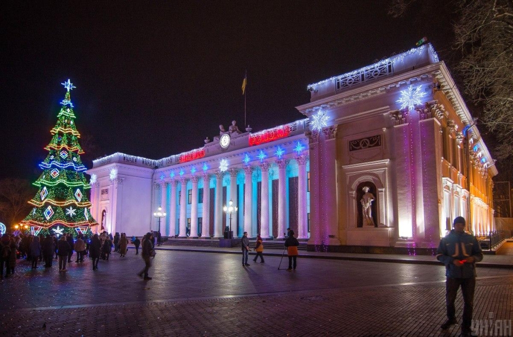 Зустріти Рік тигра: що пропонують туристам Львів, Одеса та Закарпаття 5 Основні новорічні гуляння зазвичай на Думскій площі / фото ТА