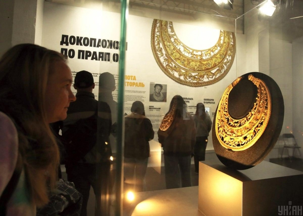 Ukraine WOW у Києві: як довго працюватиме виставка про українську спадщину (фоторепортаж) 3 Ukraine WOW у Києві: як довго працюватиме виставка про українську спадщину (фоторепортаж)