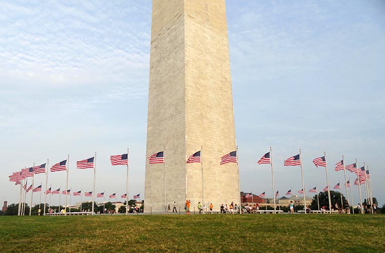 Візит у Вашингтон Популярний туристичний об'єкт у Вашингтоні з сучасною архітектурою та історичним значенням, відповідно до концепції забудови міста 2026 року