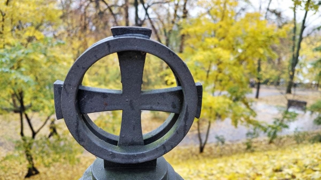 Яскраві фарби та мальовничі краєвиди: чим восени вражає Володимирська гірка у Києві (фото) 9 Яскраві фарби та мальовничі краєвиди: чим восени вражає Володимирська гірка у Києві (фото)