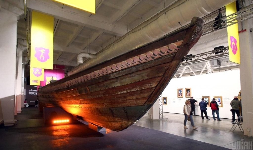 Ukraine WOW у Києві: як довго працюватиме виставка про українську спадщину (фоторепортаж) 16 Ukraine WOW у Києві: як довго працюватиме виставка про українську спадщину (фоторепортаж)