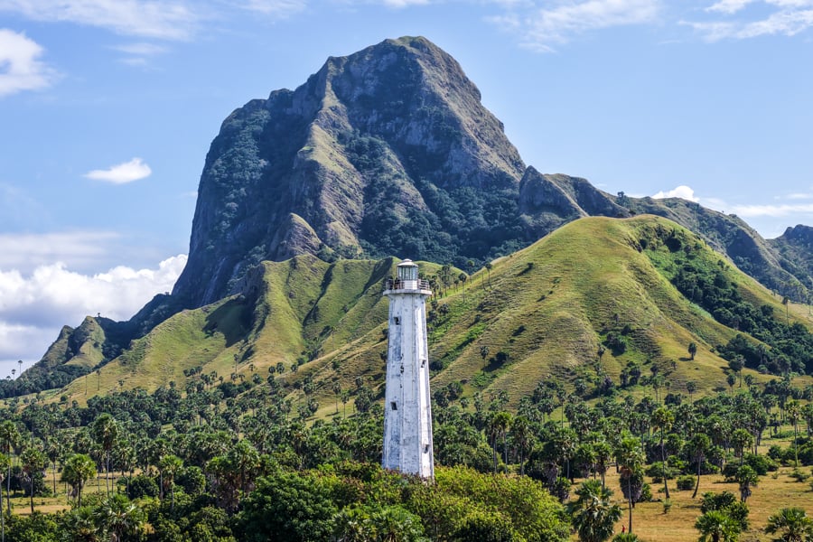 Райський пляж Нука Молас Нука Молас, Індонезія: незайманий пляж з білим піском та бірюзовою водою.