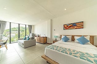 Підводний рай Нука Молас Нука Молас, Індонезія: підводний світ з коралами та різнобарвними рибами.