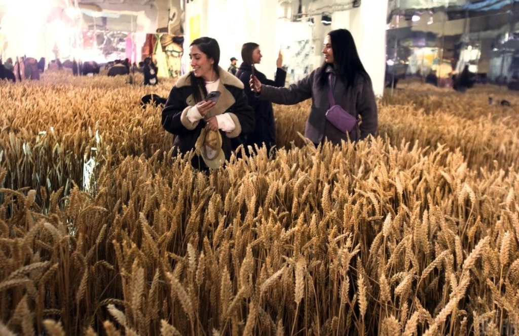 Ukraine WOW у Києві: як довго працюватиме виставка про українську спадщину (фоторепортаж) 5 Ukraine WOW у Києві: як довго працюватиме виставка про українську спадщину (фоторепортаж)