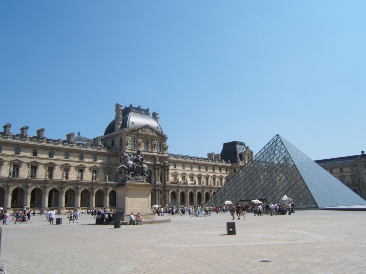 Лувр відкрився для туристів після грандіозного пограбування 1 /фото flickr.com/Brian Pennington
