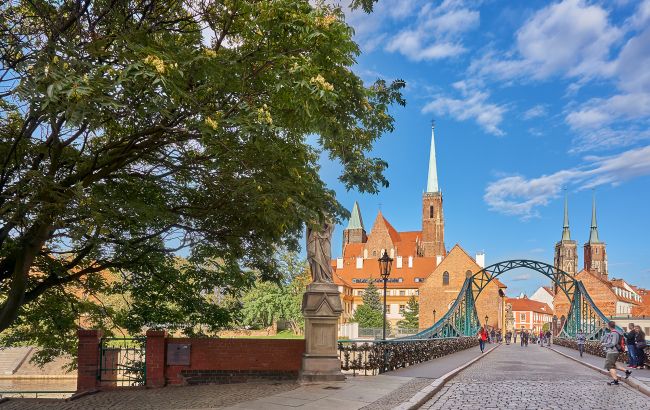 Місто-казка, яке називають "Венецією Східної Європи": де шукати 800 гномів, сотні мостів та каналів Місто-казка, яке називають "Венецією Східної Європи": де шукати 800 гномів, сотні мостів та каналів 1