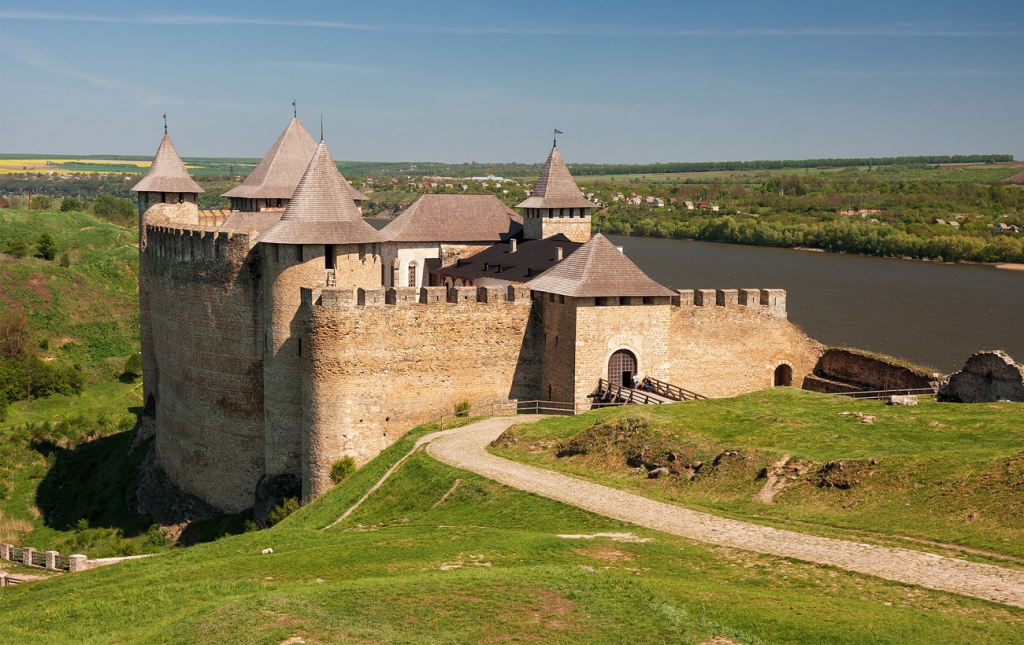 Наймістичніші замки України, які варто відвідати Наймістичніші замки України, які варто відвідати 4