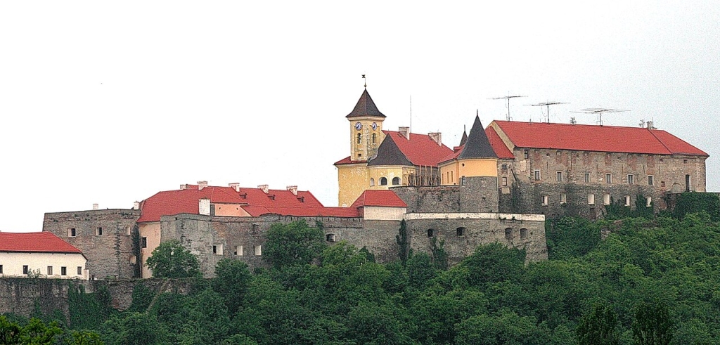 Наймістичніші замки України, які варто відвідати Наймістичніші замки України, які варто відвідати 8