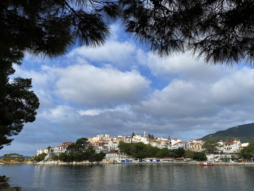 Наздогнати літо у жовтні: найтепліші курорти біля моря для відпочинку українців Наздогнати літо у жовтні: найтепліші курорти біля моря для відпочинку українців 3