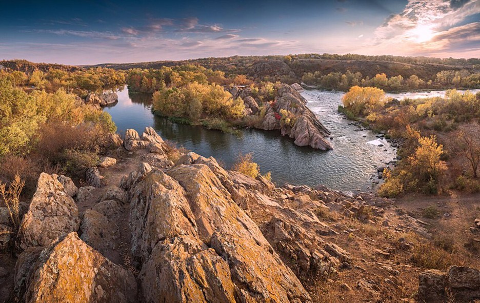 Не гірше за Карпати: топ-7 місць в Україні для відпочинку у листопаді Не гірше за Карпати: топ-7 місць в Україні для відпочинку у листопаді 12