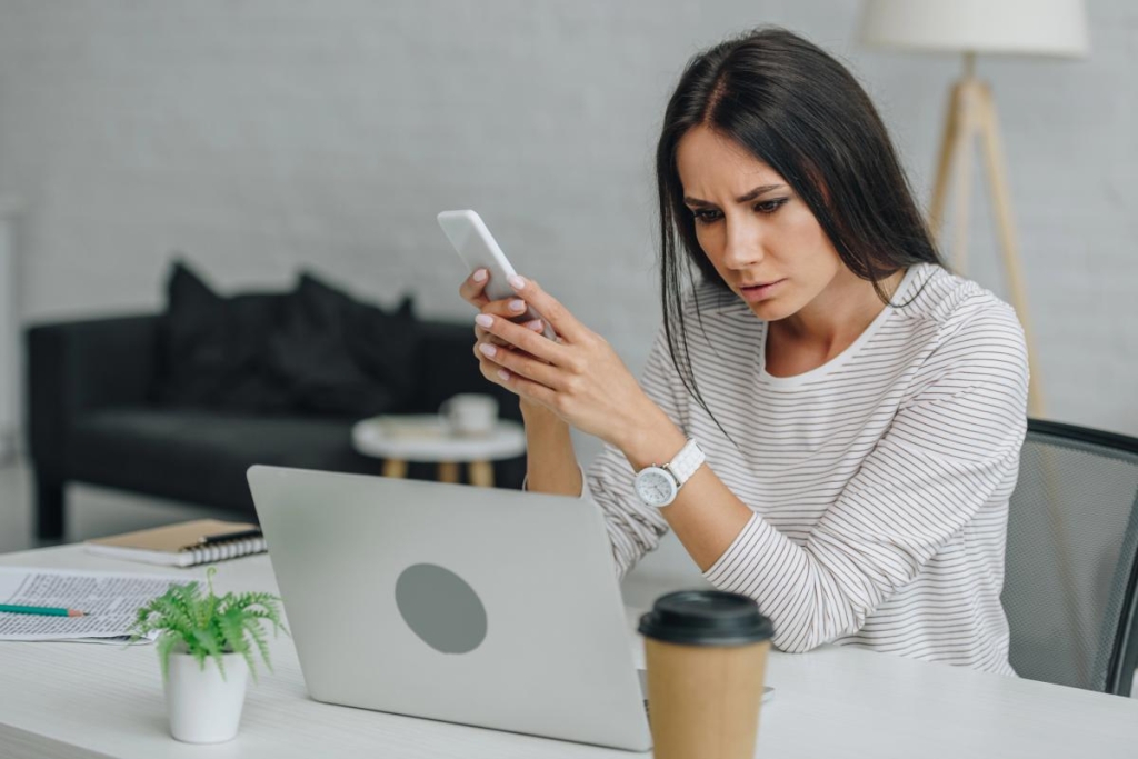 Особистий досвід: чи настільки страшні нові правила перетину кордону з ЄС, як нас лякали 4 Невдовзі українцям доведеться також реєструватися онлайн перед поїздкою до ЄС / фото ua.depositphotos.com