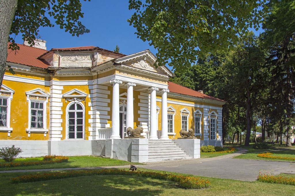 Старовинний палац на Хмельниччині, який міг би зніматися у Netflix: чому варто відвідати Самчики Старовинний палац на Хмельниччині, який міг би зніматися у Netflix: чому варто відвідати Самчики 3