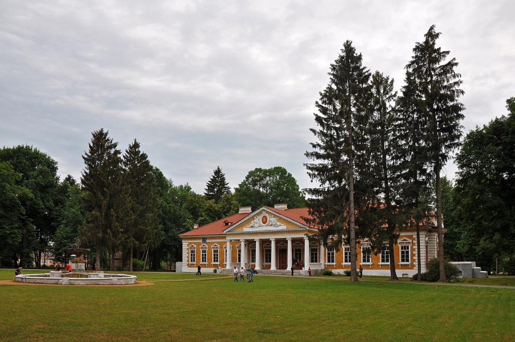 Старовинний палац на Хмельниччині, який міг би зніматися у Netflix: чому варто відвідати Самчики Старовинний палац на Хмельниччині, який міг би зніматися у Netflix: чому варто відвідати Самчики 2