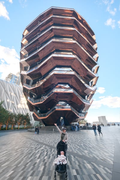 Чорно-білий Бруклінський міст Фотографія Бруклінського мосту в чорно-білих тонах, класичний вид Нью-Йорка.