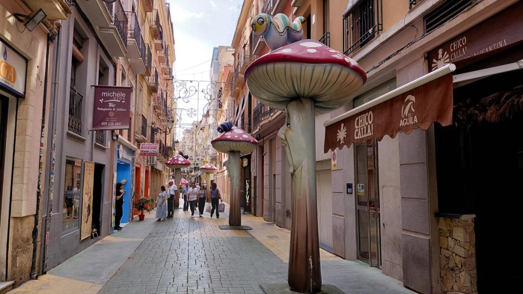 Аліканте: відмінний бюджетний курорт в Іспанії для пізнього сонця 26 Грибна вуличка в Аліканте / фото Марина Григоренко