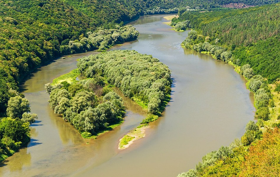 Де в Україні природа виглядає так, ніби там знімали "Володаря перснів" Де в Україні природа виглядає так, ніби там знімали "Володаря перснів" 4