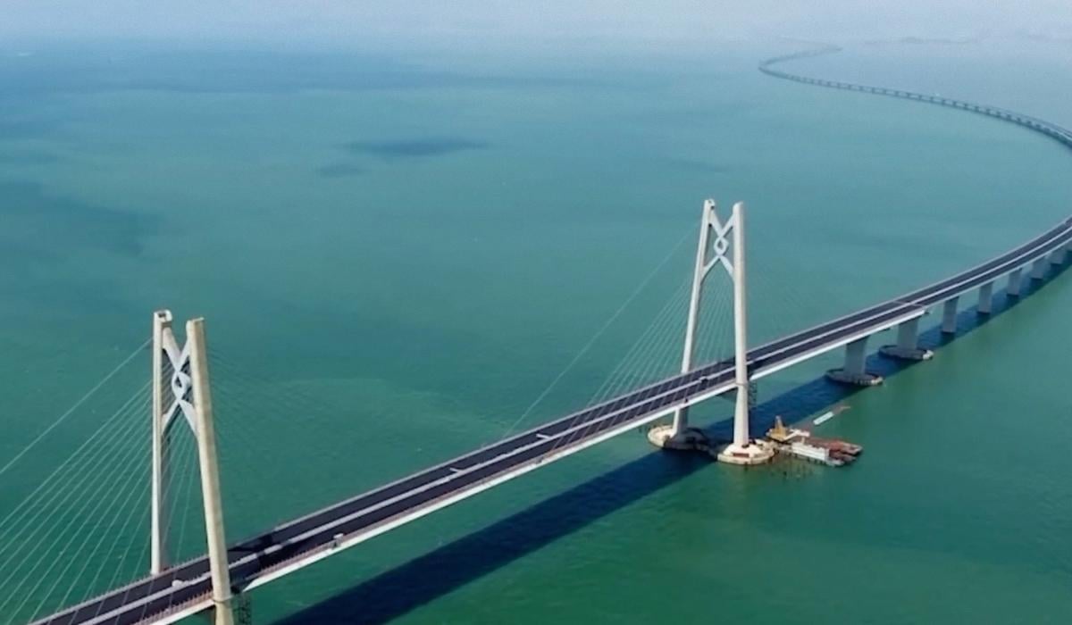 Дві години за кермом: де знаходиться найдовший міст світу та що про нього відомо 1 скріншот