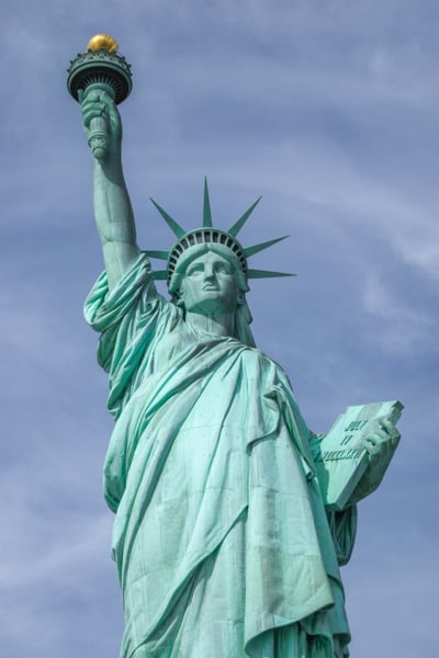 Центральний парк восени Осінній Центральний парк, Нью-Йорк - листяні дерева та алеї парку.