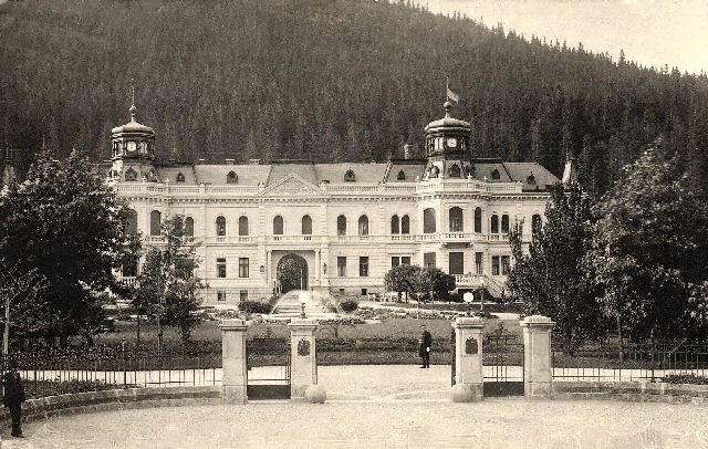 Колись тут гуляла знать і проводили бали: що відомо про палац Гредлів, що називали "держава Сколе" Колись тут гуляла знать і проводили бали: що відомо про палац Гредлів, що називали "держава Сколе" 2