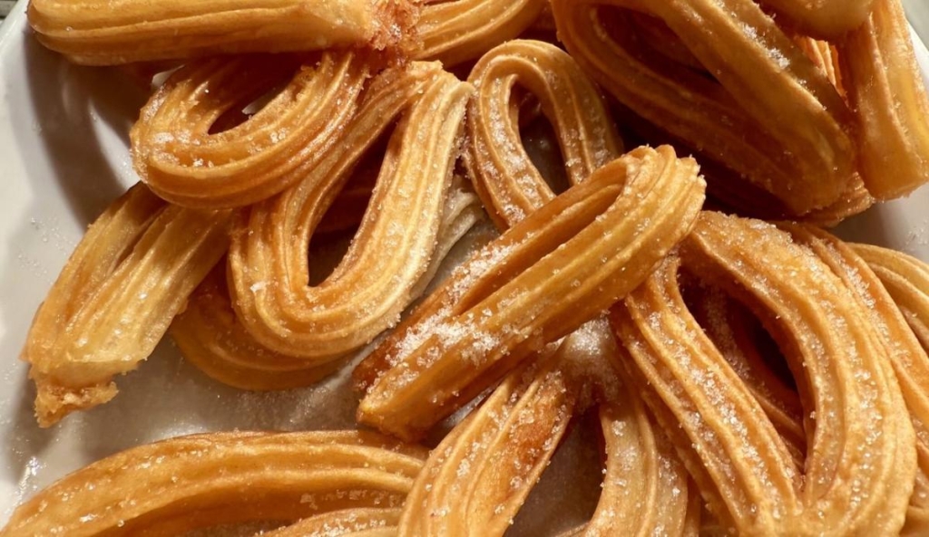 Майорка – середземноморський рай: коли їхати, що побачити і як відчути справжню душу острова 39 Чурос – традиційна іспанська солодка випічка / фото Наталія Петерварі