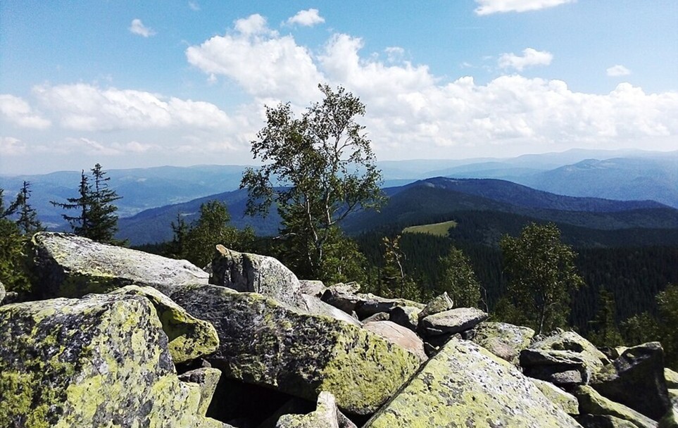Найдовше село України у серці Карпат: чому його обов'язково потрібно відвідати Найдовше село України у серці Карпат: чому його обов'язково потрібно відвідати 4