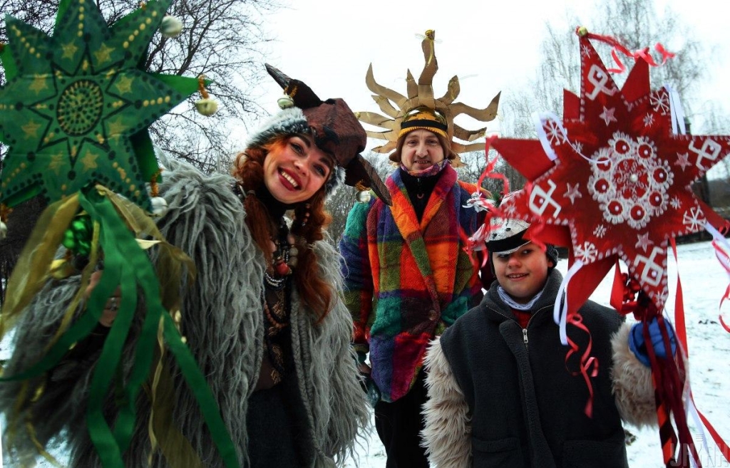 Різдво в Пирогові: у Києві відтворили автентичні українські обряди (фото) 1 Різдво в Пирогові: у Києві відтворили автентичні українські обряди (фото)