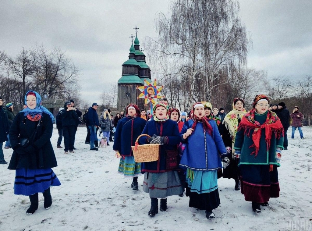Різдво в Пирогові: у Києві відтворили автентичні українські обряди (фото) 14 Різдво в Пирогові: у Києві відтворили автентичні українські обряди (фото)