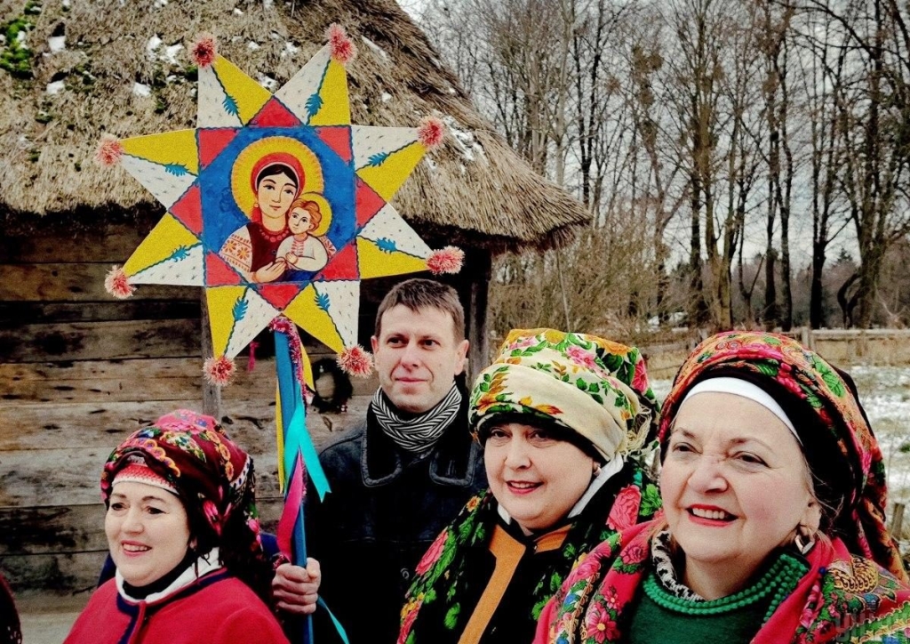 Різдво в Пирогові: у Києві відтворили автентичні українські обряди (фото) 12 Різдво в Пирогові: у Києві відтворили автентичні українські обряди (фото)