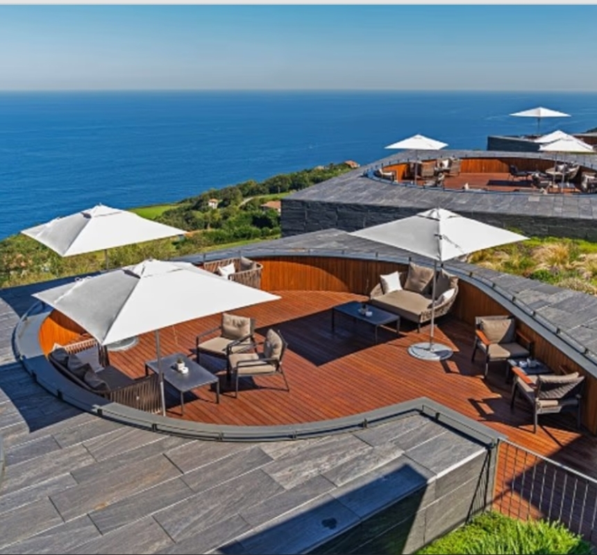 Названо найкращі готелі світу 2025 року: які місця потрапили у рейтинг "Золотий список" Названо найкращі готелі світу 2025 року: які місця потрапили у рейтинг "Золотий список" 2