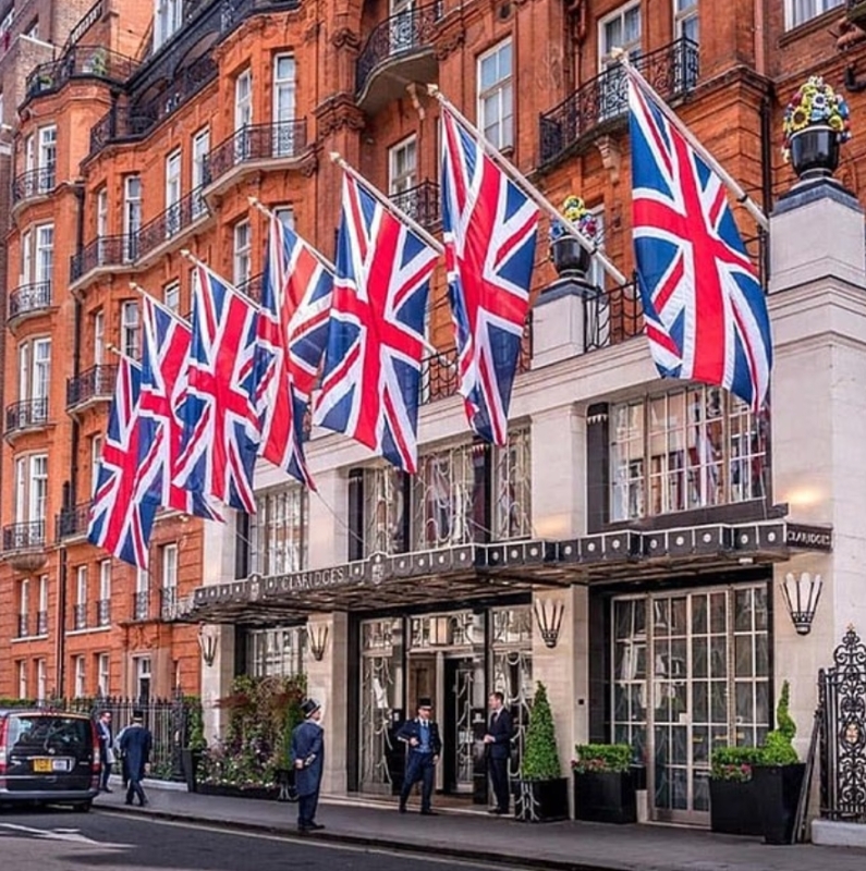 Названо найкращі готелі світу 2025 року: які місця потрапили у рейтинг "Золотий список" Названо найкращі готелі світу 2025 року: які місця потрапили у рейтинг "Золотий список" 3