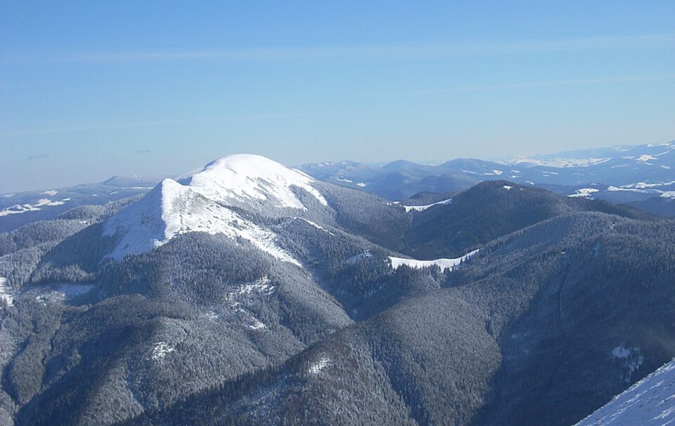 Не тільки лижі: топ-6 несподіваних занять у Карпатах, які коштують менш як 500 гривень Не тільки лижі: топ-6 несподіваних занять у Карпатах, які коштують менш як 500 гривень 3