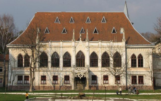 Неоготичний палац Туркулів-Комелло: як він став символом романтичної архітектури Львова Неоготичний палац Туркулів-Комелло: як він став символом романтичної архітектури Львова 1