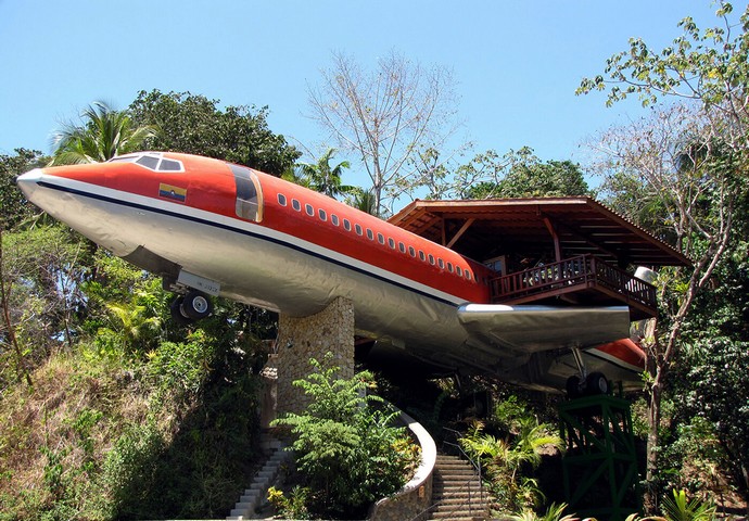 Танцюючі, криві та спіральні: найдивніші будинки, які викликають захват у туристів Танцюючі, криві та спіральні: найдивніші будинки, які викликають захват у туристів 7