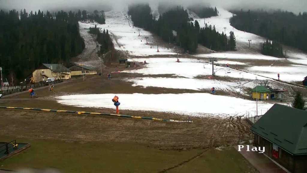 В очікуванні снігу: як тепла зима поставила гірськолижний відпочинок у Карпатах на паузу 5 В очікуванні снігу: як тепла зима поставила гірськолижний відпочинок у Карпатах на паузу