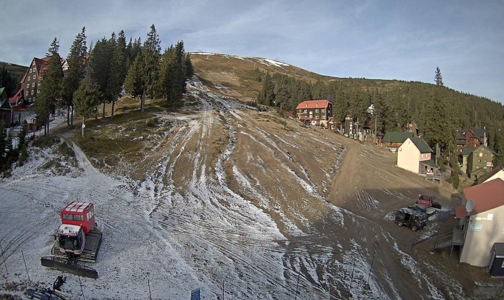 В очікуванні снігу: як тепла зима поставила гірськолижний відпочинок у Карпатах на паузу 8 В очікуванні снігу: як тепла зима поставила гірськолижний відпочинок у Карпатах на паузу