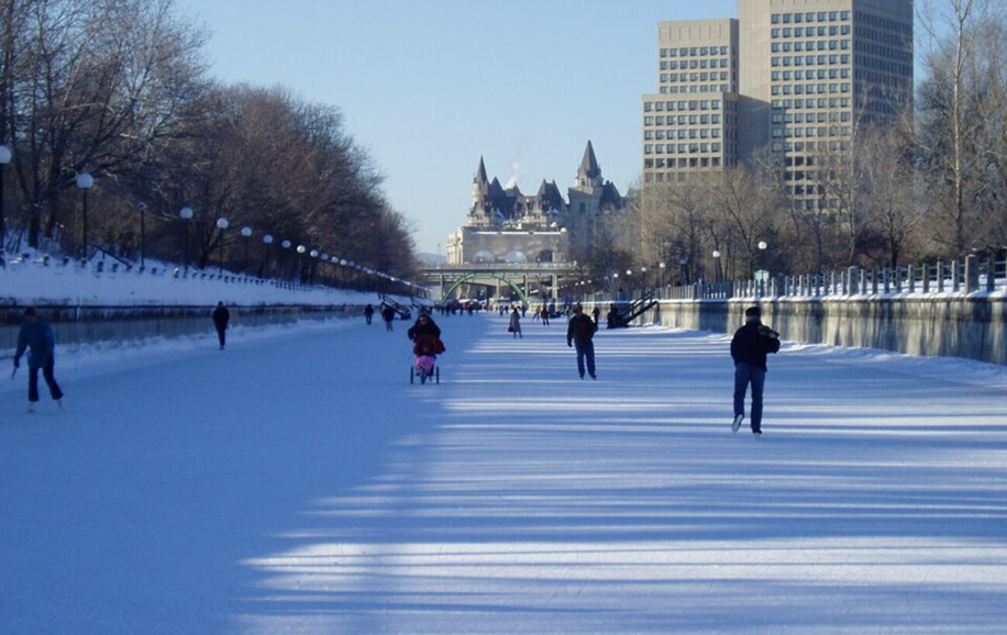 Від них захоплює дух: легендарні ковзанки, які потрібно побачити хоча б раз у житті Від них захоплює дух: легендарні ковзанки, які потрібно побачити хоча б раз у житті 2