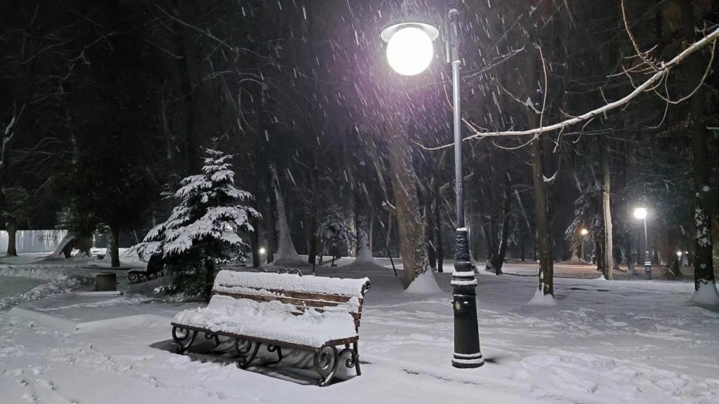 Рясні снігопади в Україні: Трускавець перетворився на справжню зимову казку (фоторепортаж) 16 Рясні снігопади в Україні: Трускавець перетворився на справжню зимову казку (фоторепортаж)